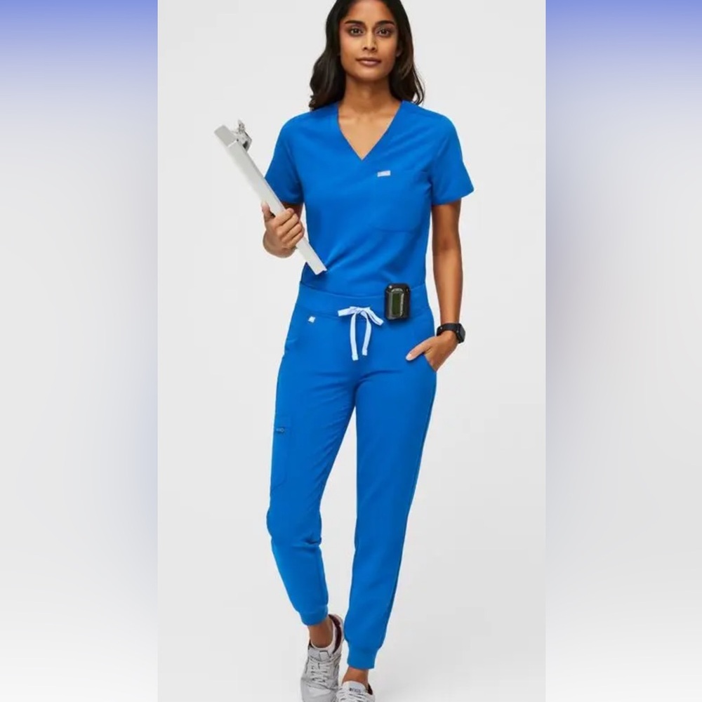 FIGS Women's Catarina One-Pocket Scrub Top Small and Zamora Jogger Scrub Pants